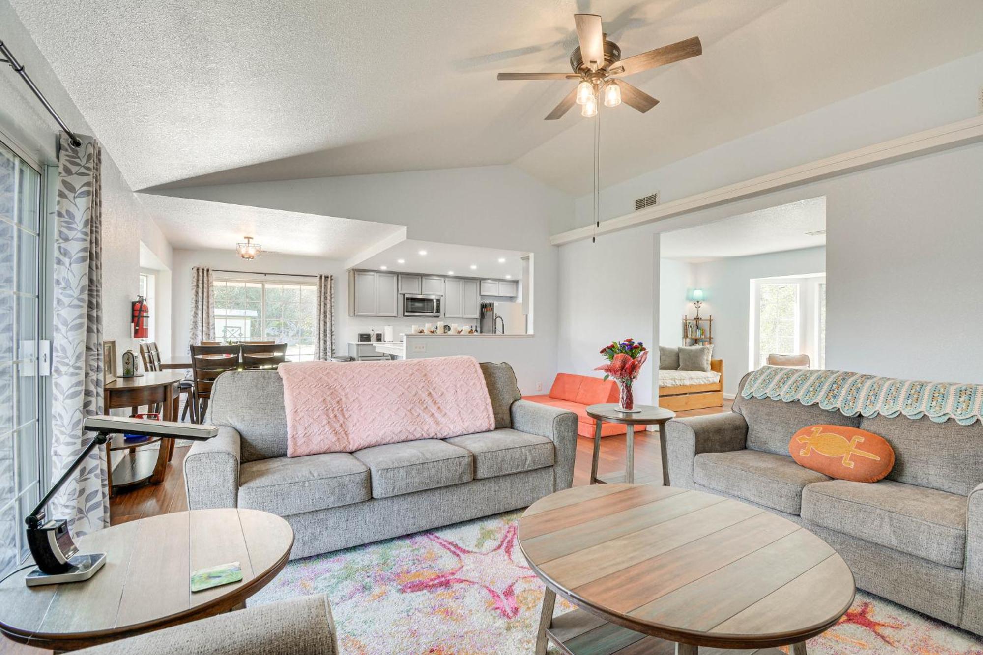 Bright And Cozy Getaway 46 Mi To Yosemite! *